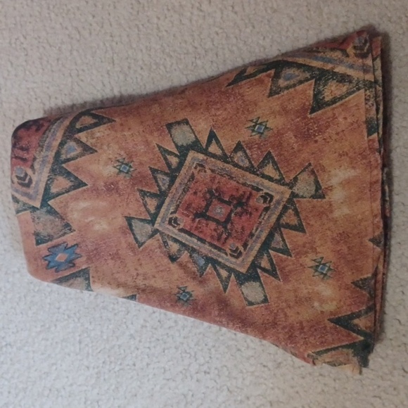 Southwestern Patterned Round Tablecloth - Picture 9 of 9